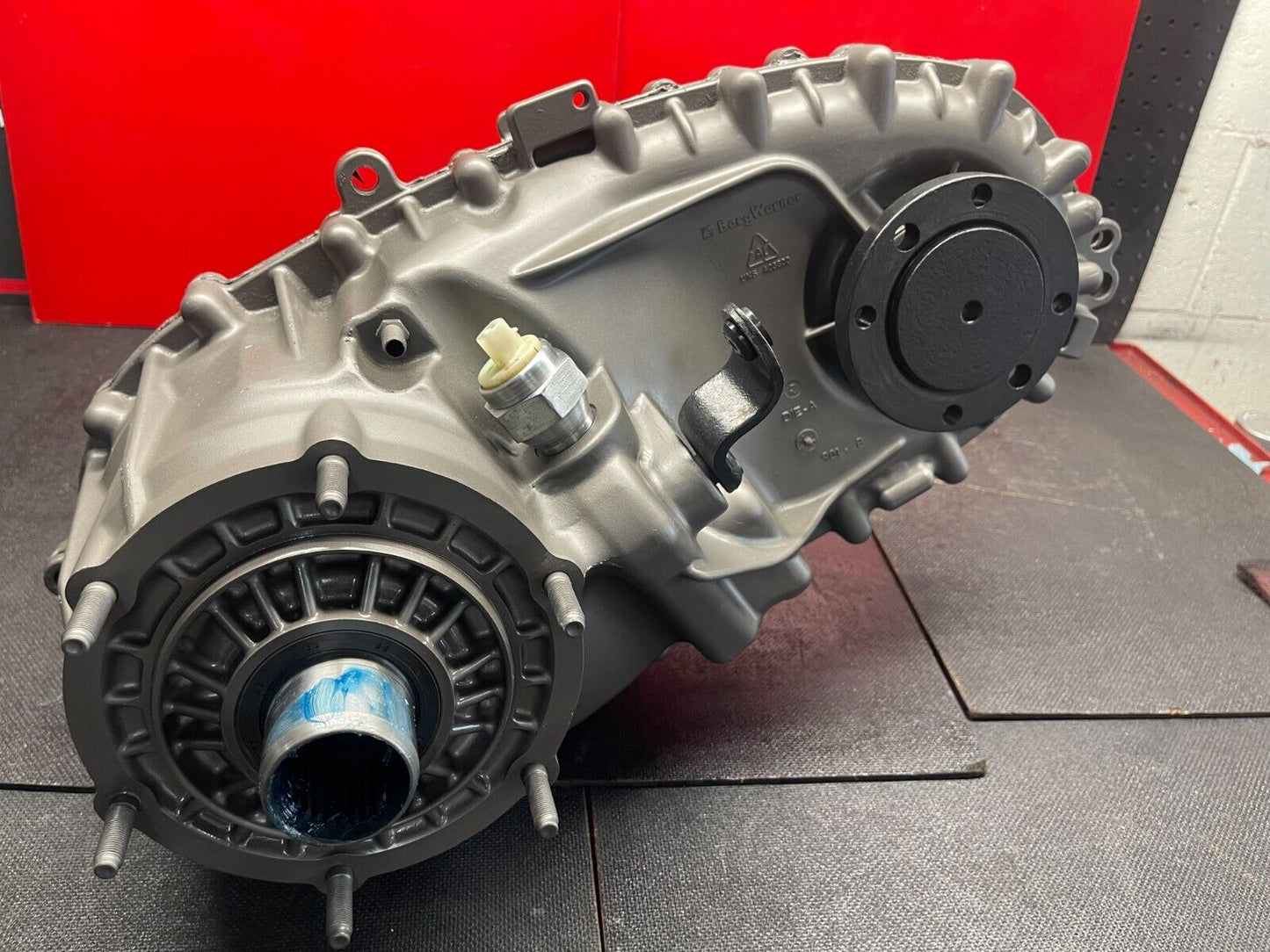13-18 DODGE BW 44-47 / 4447 MANUAL 6 BOLT SLIP-ON TRANSFER CASE, 29SP, (68/66RFE, AS68RC, G56) ASSEMBLY #: 68069703AB