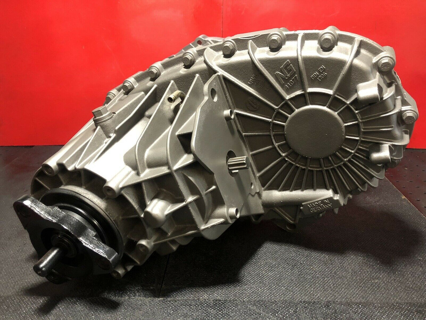 2003-2006 PORSCHE CAYENNE S 955 W/TURBO 9PA TRANSFER CASE ASSEMBLY #: 0AD341040R