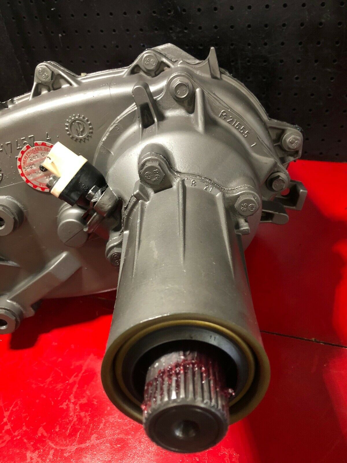 94-97 DODGE 241 DHD TRANSFER CASE W/PTO, 29SP IN & 32 SP OUT, ASSEMBLY #: 52098678