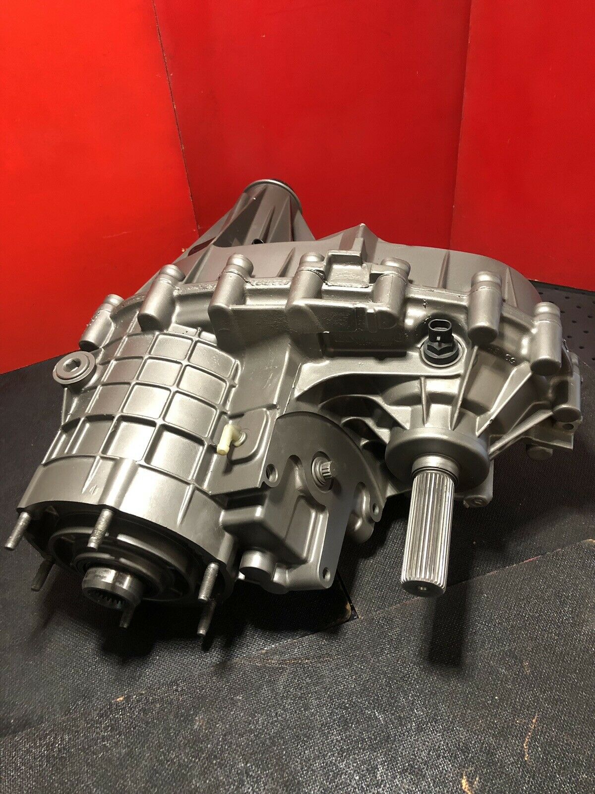 2006-UP DODGE 246D TRANSFER CASE W/SENSORS ASSEMBLY #: 52853301AA
