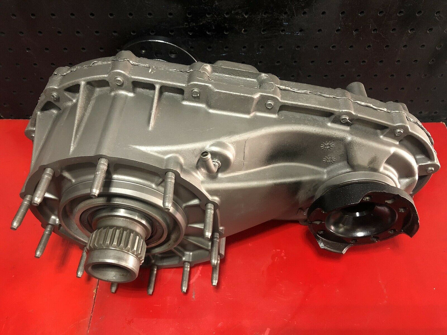 2005-UP JEEP 140J COMMANDER/GRAND CHEROKEE TRANSFER CASE #52105928AC