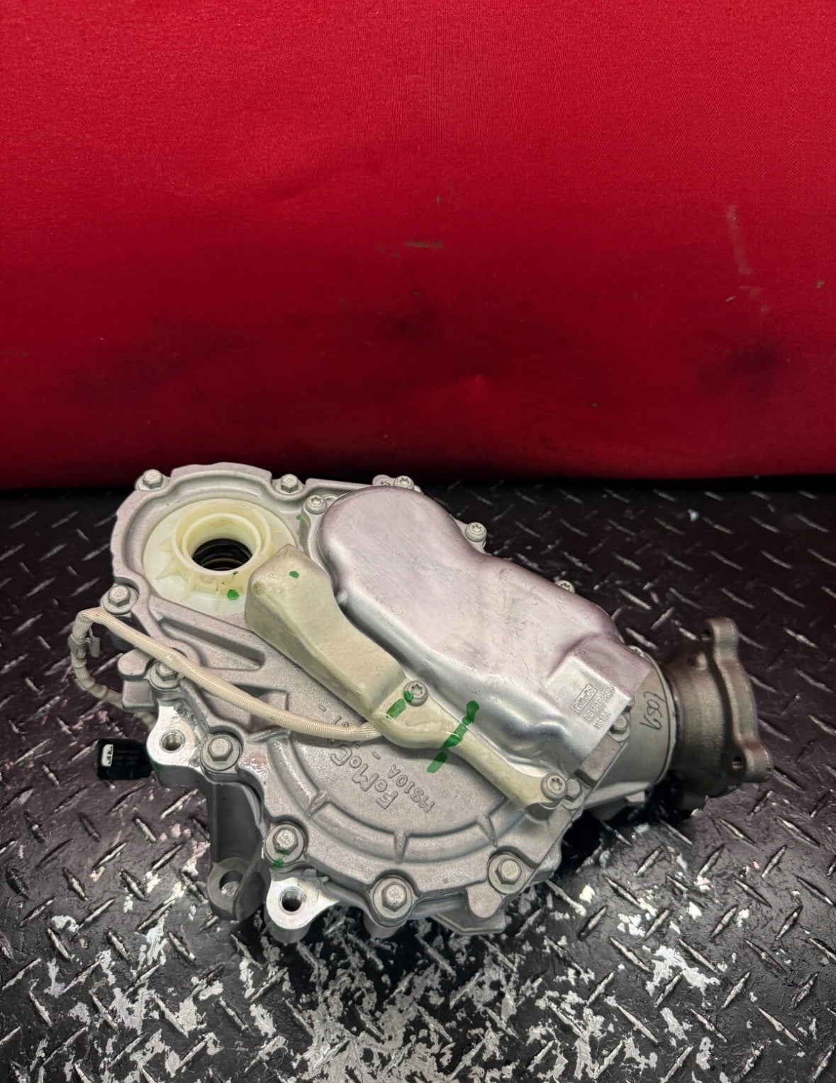 (BRAND NEW) 2013-2019 FORD TRANSFER CASE WITH OIL COOLER #DB53-7251-AT