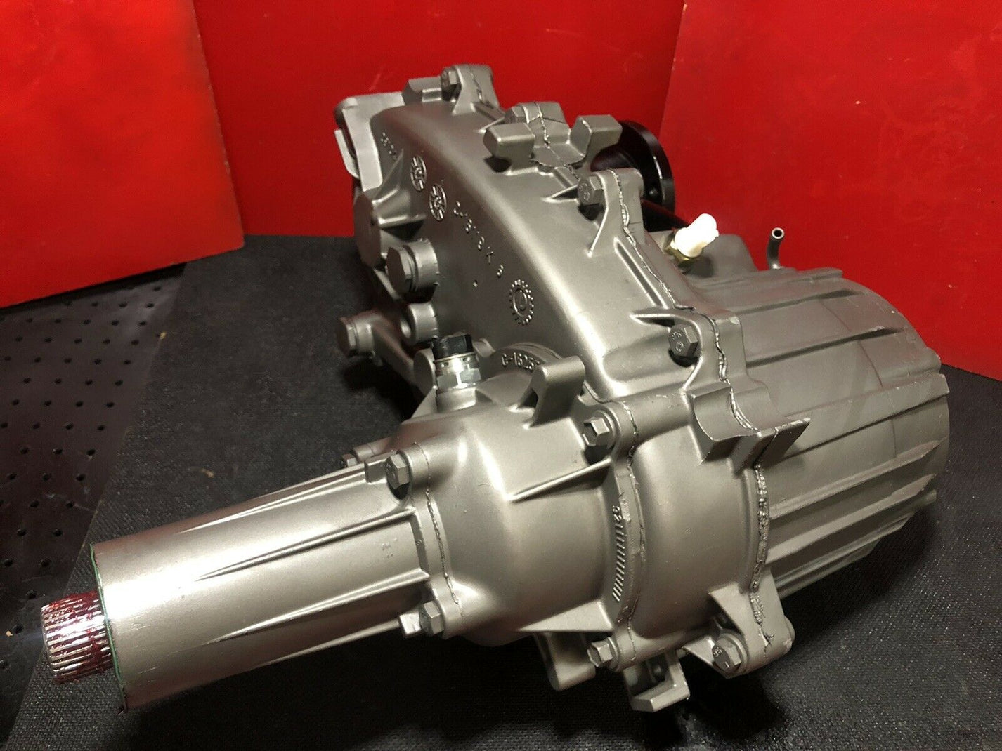 19891994 CHEVY 241C TRANSFER CASE, 32SP, DRIVER SIDE DROP, 4L80E, ELE