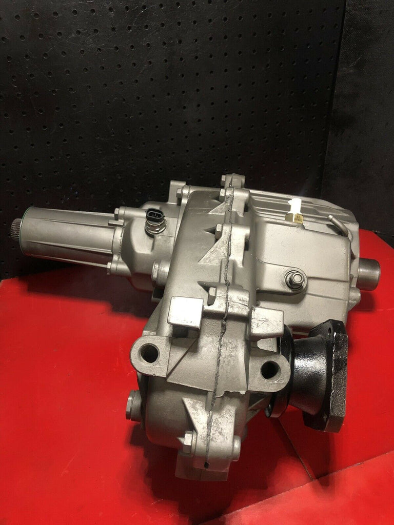 1986UP CHEVY NP241C TRANSFER CASE PASSENGER SIDE DROP (4L80E) ELECTRI